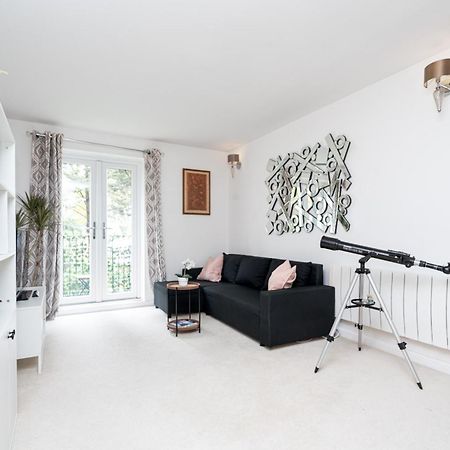 Apartment In Elephant & Castle With Parking London Exterior photo